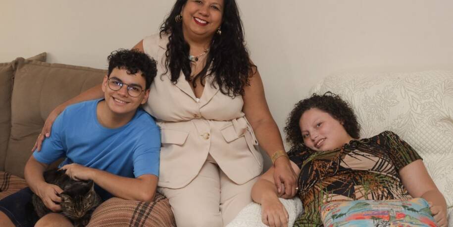 Advogada Adriana Monteiro defende direitos de crianças autistas na escola