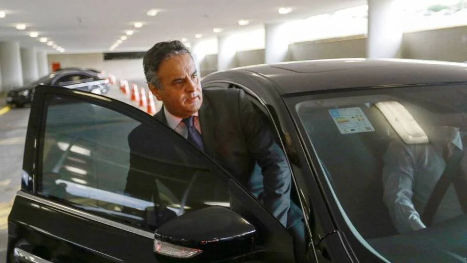 Aécio Neves busca candidatura para evitar fim do PSDB e enfrenta desafios