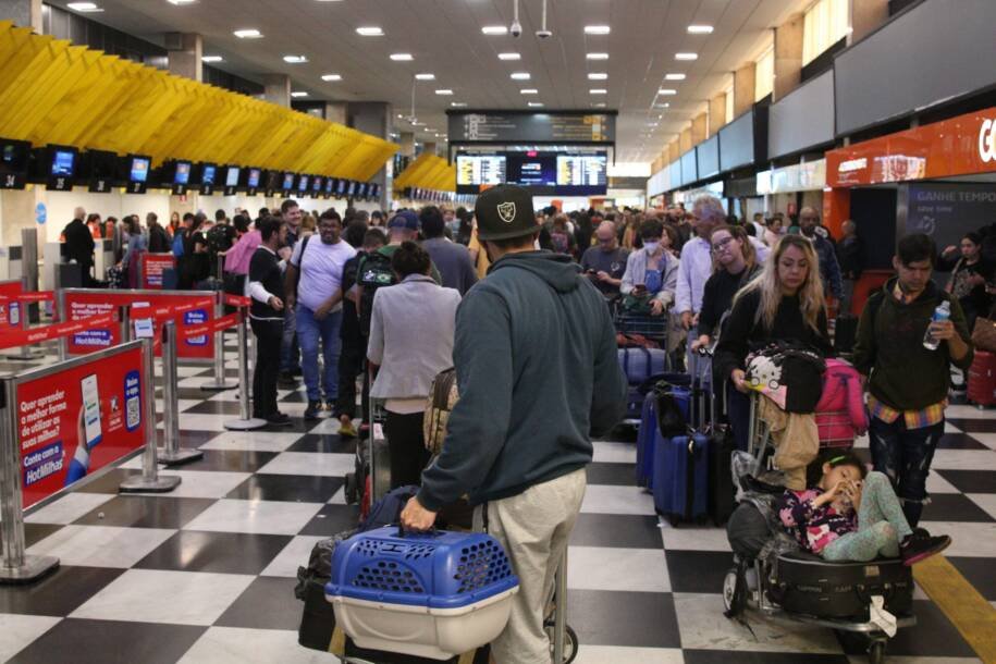 Aeroporto de Congonhas registra 22 voos cancelados após falha no tráfego aéreo