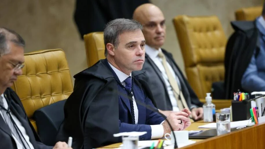 André Mendonça suspende vídeo do PL que liga Lula a facções criminosas