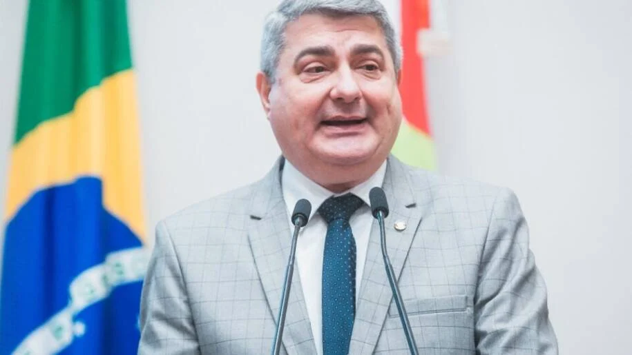 Antídio Lunelli é confirmado candidato ao Senado em aliança com Amin e tensão cresce