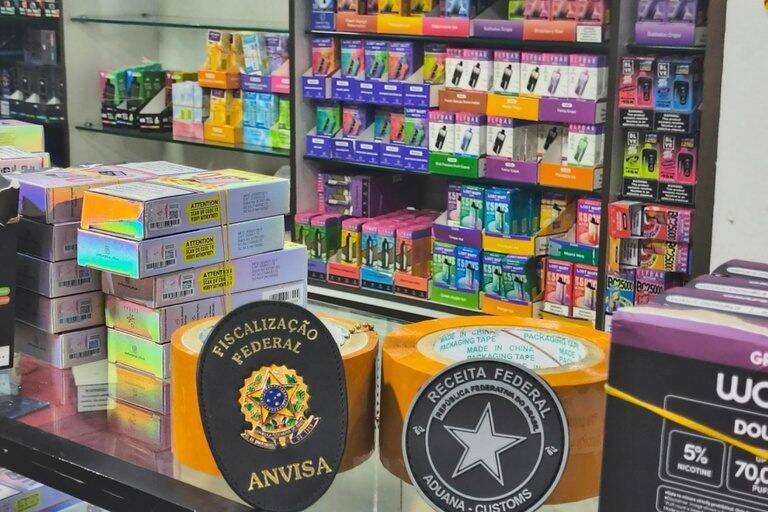 Anvisa e Receita Federal deflagram Operação Rede de Fumaça e apreendem 25 mil dispositivos