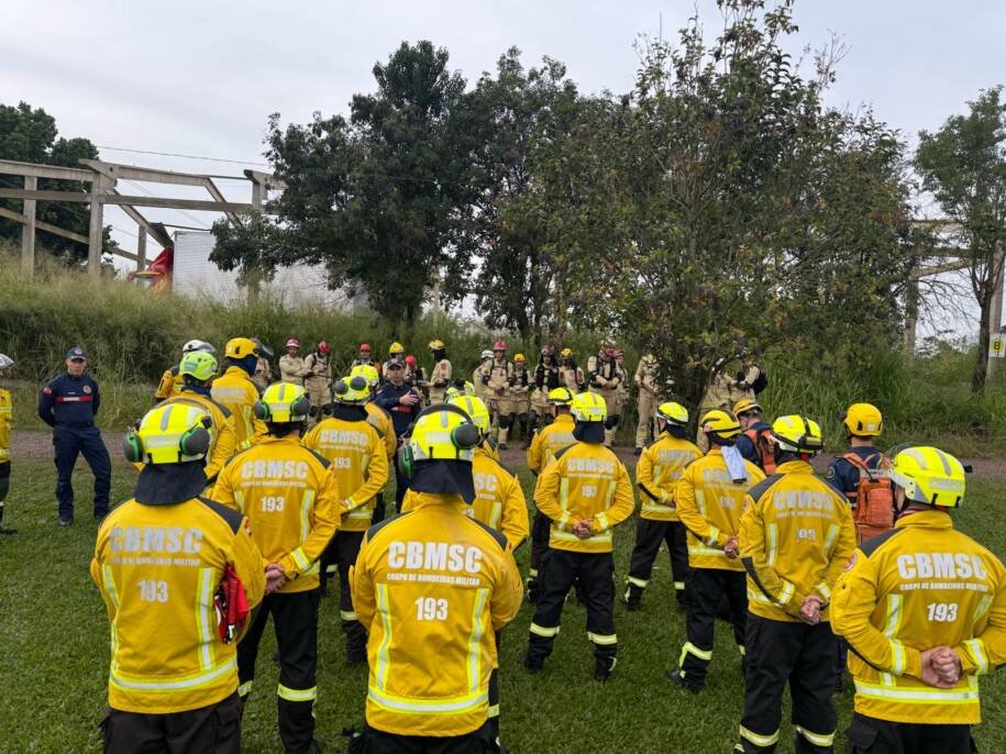 Bombeiros de SC enfrentam simulado de desastres em Arroio do Meio após decreto de Jorginho Mello