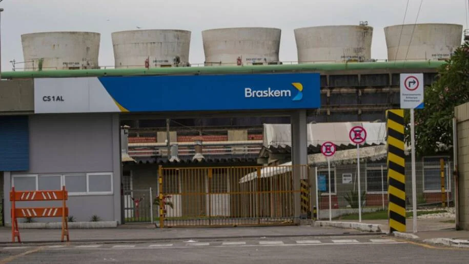 Braskem conquista alívio de 60 dias e enfrenta crise após danos em Maceió
