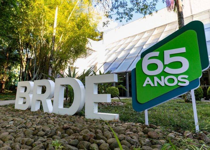 BRDE completa 65 anos e revela carteira recorde de R$ 25,6 bi para desenvolvimento