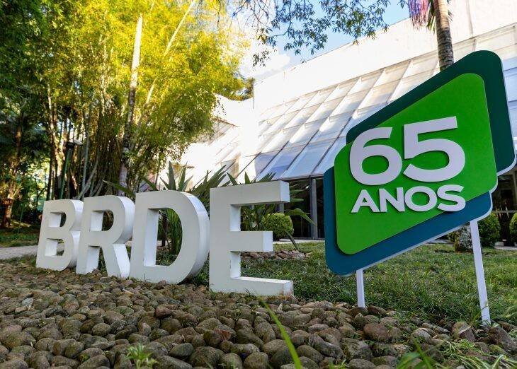 BRDE completa 65 anos e revela carteira recorde de R$ 25,6 bi para desenvolvimento