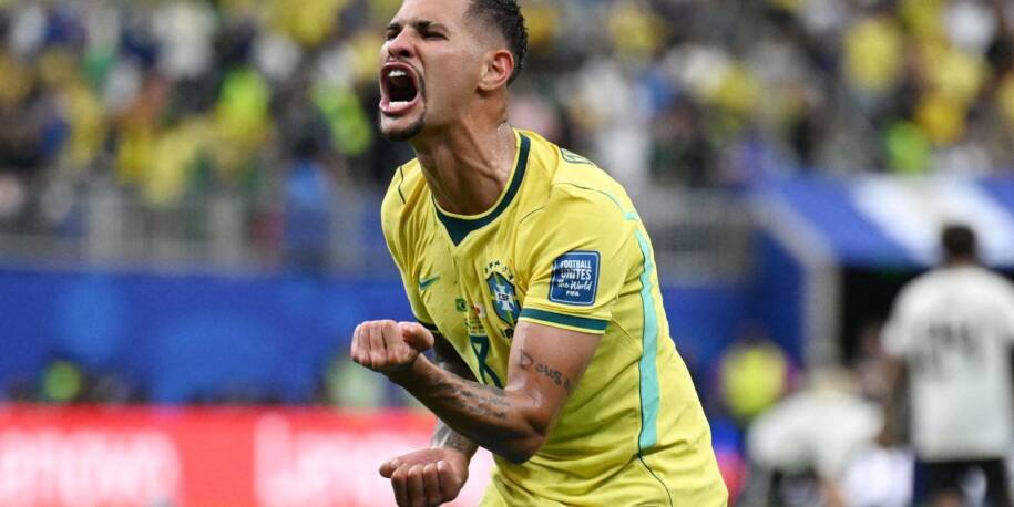 Bruno Guimarães brilha como 'regista' e se aproxima de recorde de Pelé na Copa