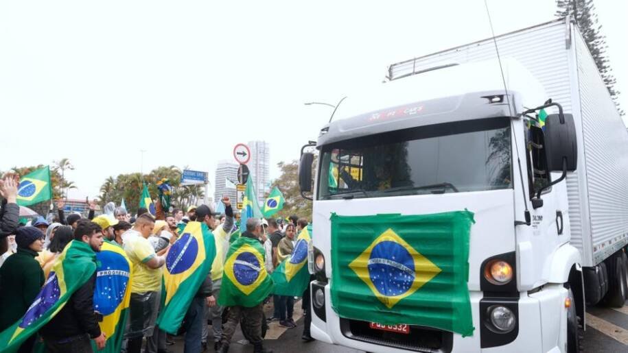 Câmara dos Deputados aprova anistia de R$ 7,1 bilhões em multas de Moraes a caminhoneiros