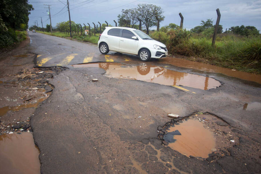 Campo Grande enfrenta caos no asfalto após 21 mm de chuva e contratos prorrogados