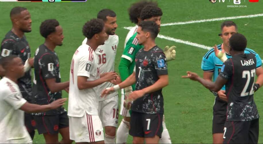 Canadá goleia Catar por 6 a 0 e sofre com lesão grave de Koné na Copa