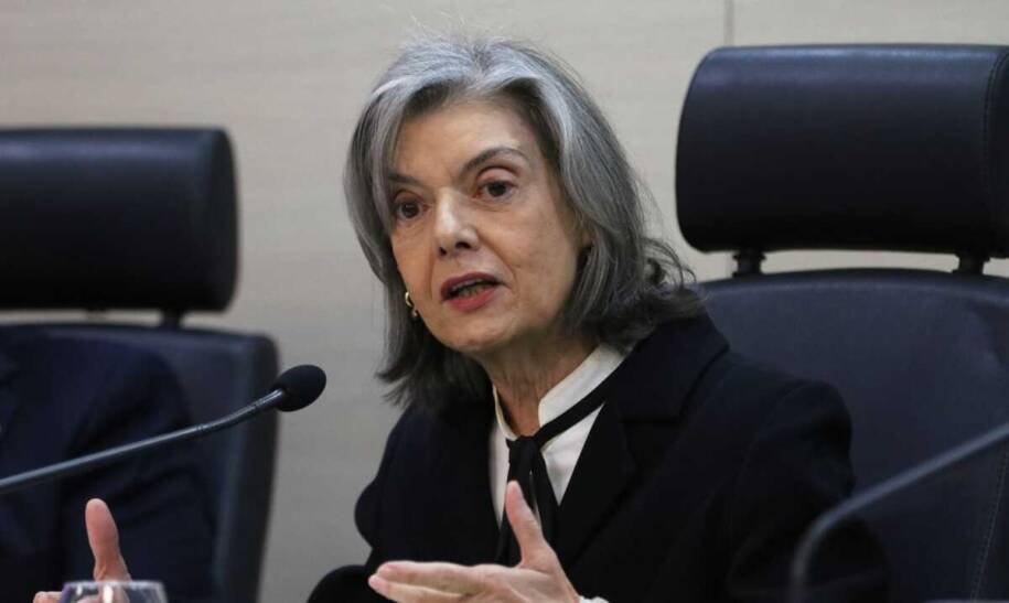 Cármen Lúcia entrega proposta de Código de Ética ao STF, mas enfrenta resistência