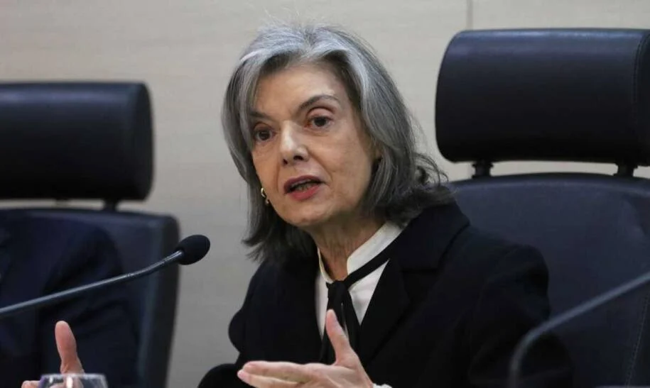 Cármen Lúcia entrega proposta de Código de Ética ao STF, mas enfrenta resistência
