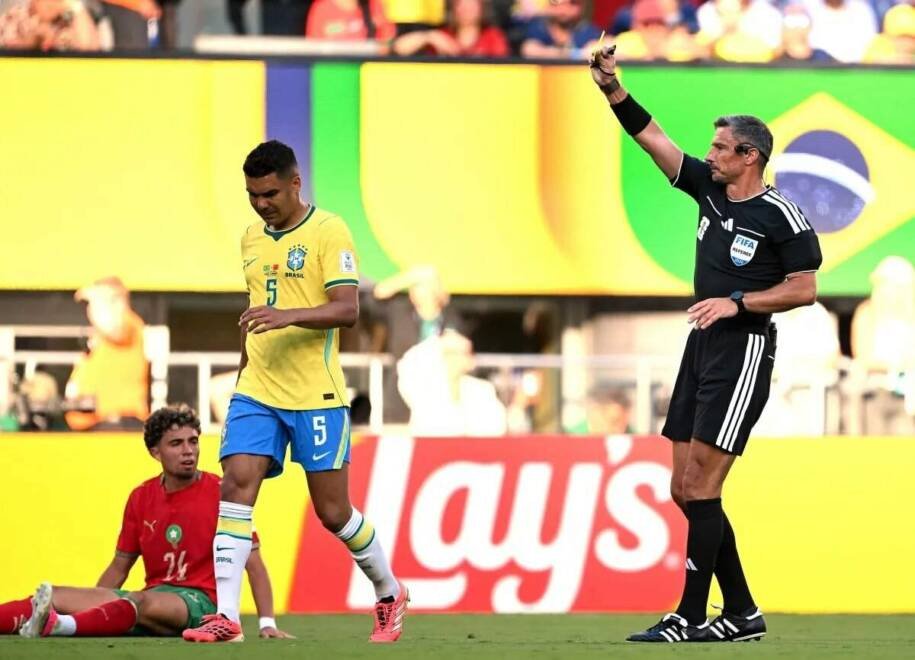 Casemiro e Ibañez enfrentam dilema: suspensão à vista no Brasil x Haiti!