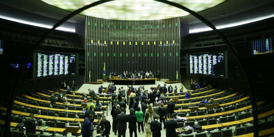 CCJ aprova PEC 32/2015 e reduz maioridade penal; próximo passo é crucial
