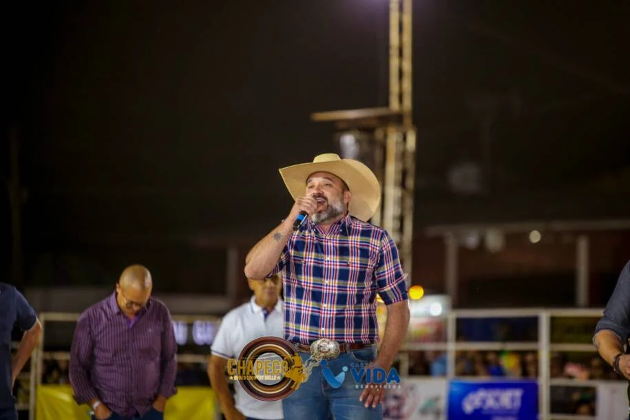César Paraná traz Rodeio Piçarraiá 2026 com mais de R$10 mil em prêmios!