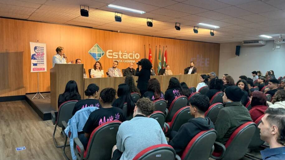 CIEE lança programa de pré-aprendizagem que atende 200 adolescentes em SC