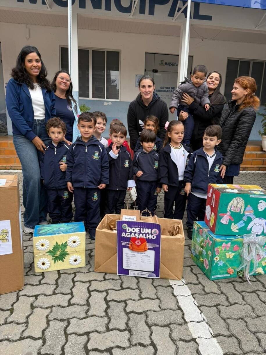 CMEI Soldadinho de Chumbo mobiliza comunidade para Campanha Doe um Agasalho