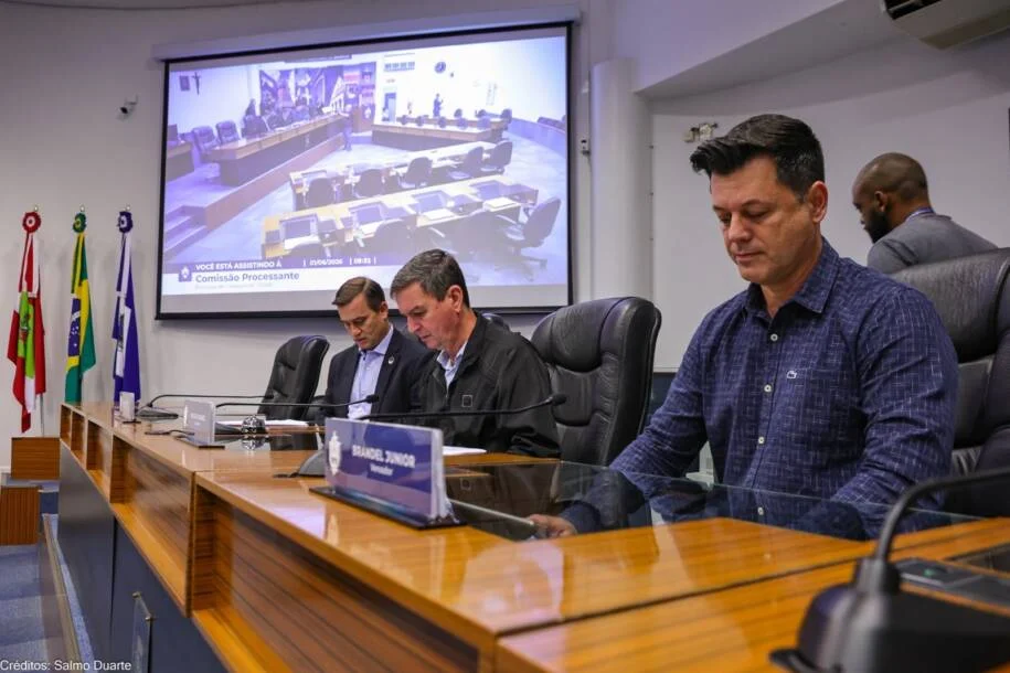 Comissão Processante de Joinville vota cassação de Cleiton Profeta nesta terça
