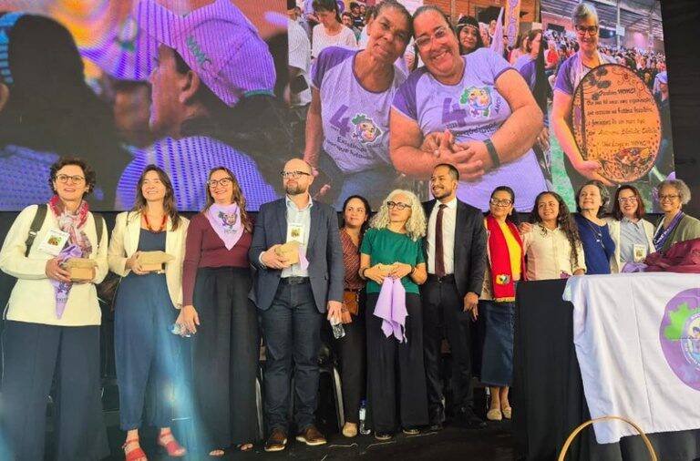 Conab doa 900 quilos de alimentos e apoia 300 mulheres em Brasília