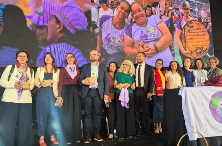 Conab doa 900 quilos de alimentos e apoia 300 mulheres em Brasília