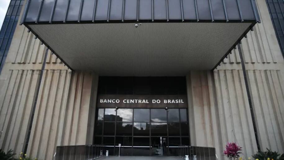 Copom decide reduzir Selic para 14,25% e revela incertezas econômicas