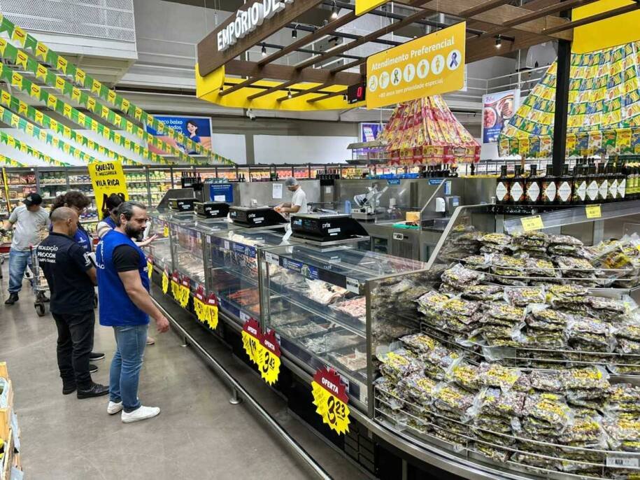 Decon e Vigilância Sanitária apreendem 650 kg de alimentos impróprios em Campo Grande