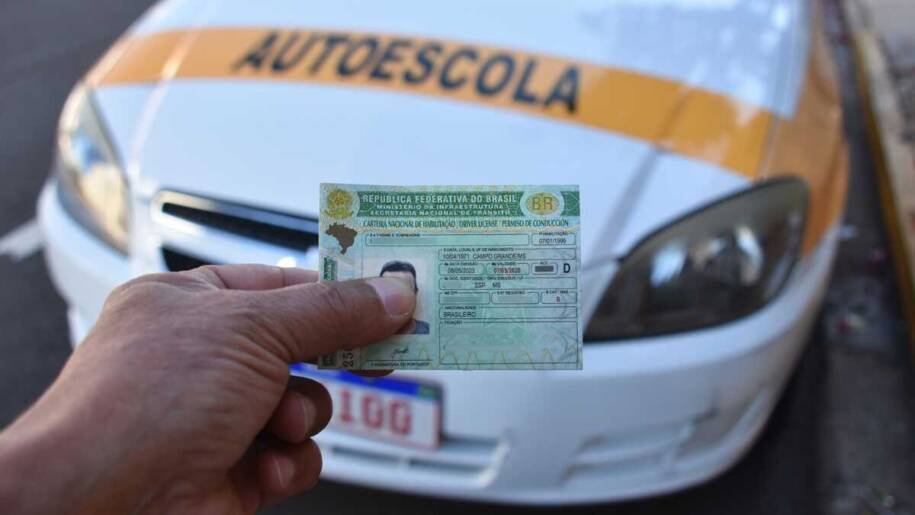 Detran-MS enfrenta crise: apenas 1.039 CNHs entregues das 5 mil prometidas!