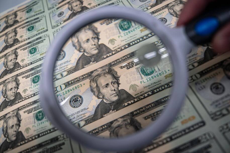 Dólar despenca 1,84% e fecha a R$ 5,0618 com expectativa de acordo EUA-Irã