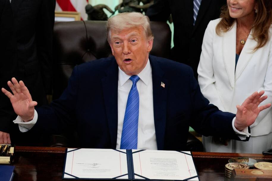 Donald Trump cancela ataques ao Irã e revela acordo iminente com tensão crescente