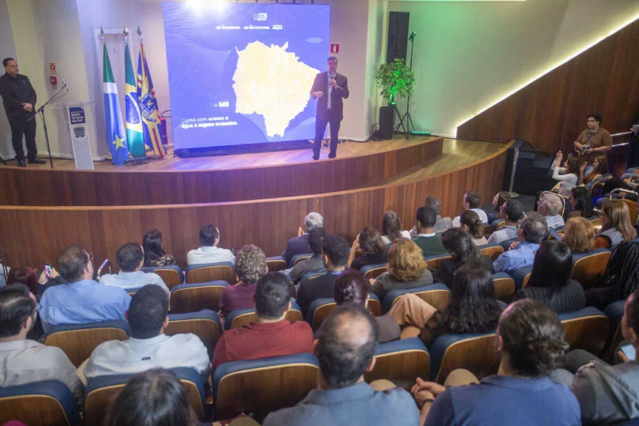 Eduardo Riedel anuncia R$ 25 bilhões em benefícios com saneamento em MS