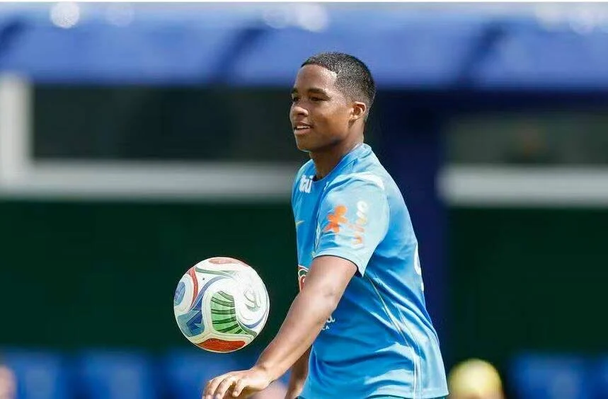 Endrick busca espaço na Seleção Brasileira e gera expectativa após estreia