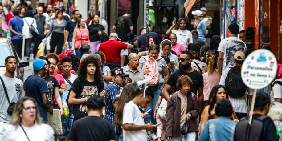Estudo revela que mais de 10 milhões saem da pobreza nas metrópoles brasileiras