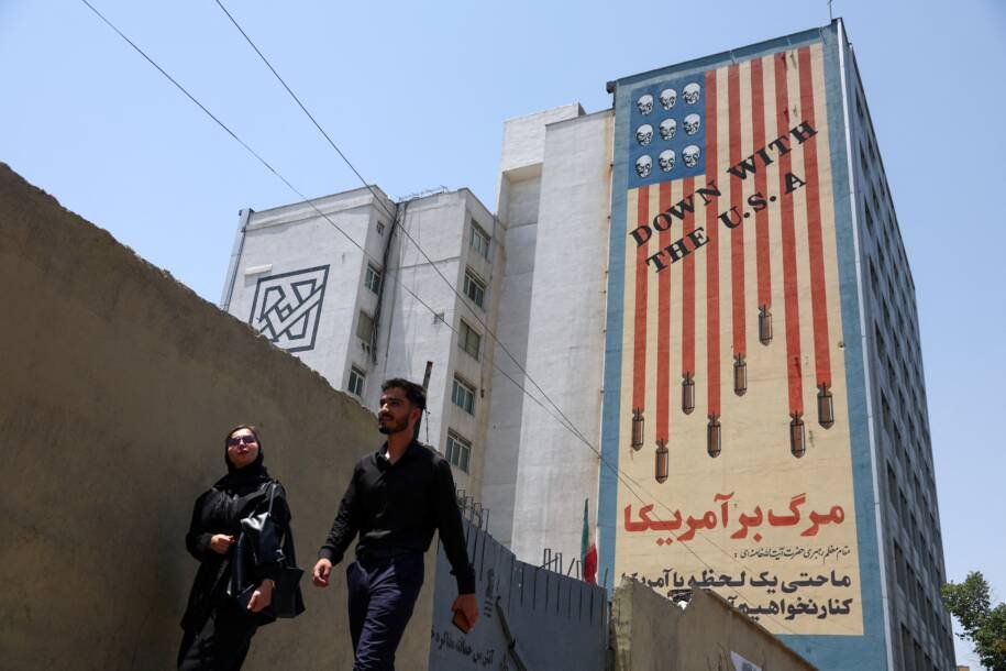 EUA e Irã se reúnem em Doha após ataques e liberam US$ 6 bilhões em ativos