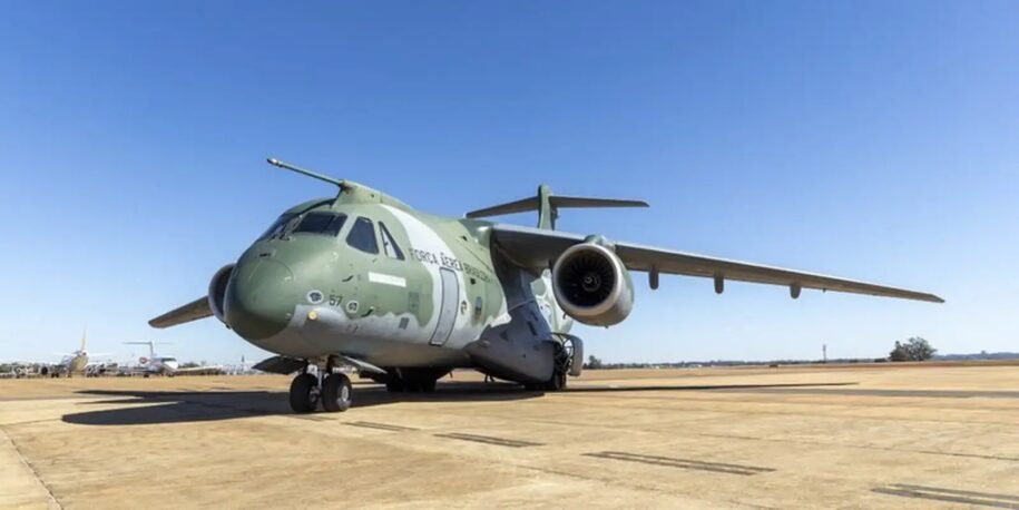 FAB decola com KC-390 para buscar desaparecidos após terremotos na Venezuela