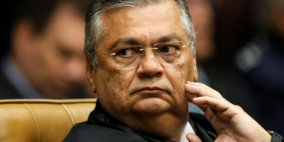 Flávio Dino mantém suspensão de ofensas de Sargento Salazar contra David Almeida