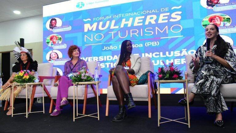Fórum Internacional de Mulheres no Turismo revela que 74% dos idosos se sentem invisíveis