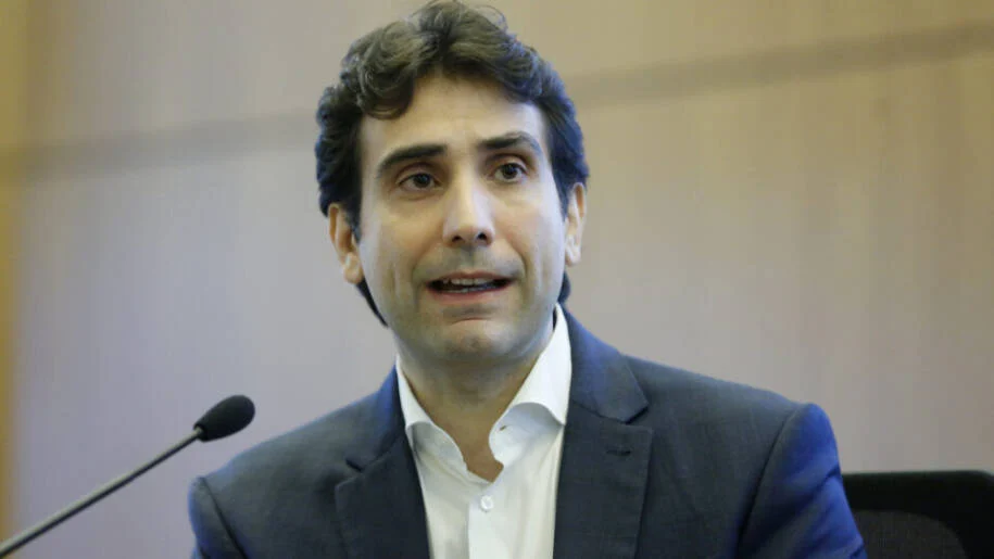 Gabriel Galípolo associa inflação à produtividade e gera polêmica no Gilmarpalooza