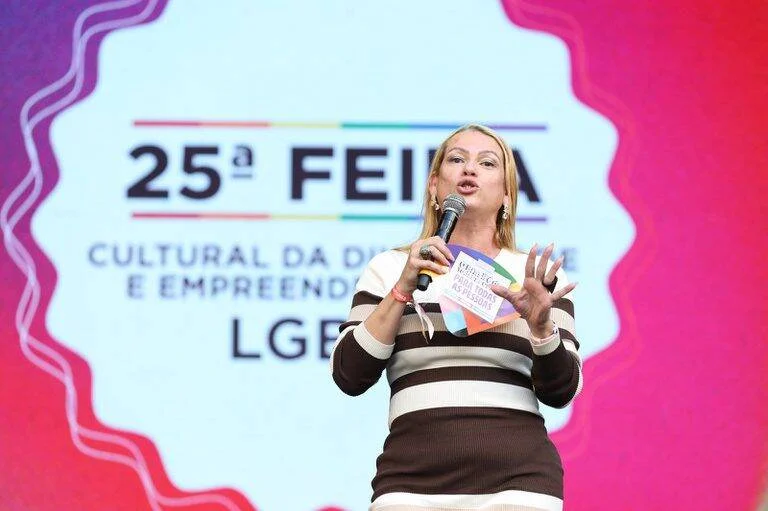 Governo do Brasil lança campanha ‘O Brasil é de Todas as Cores’ na Feira LGBT+ de SP