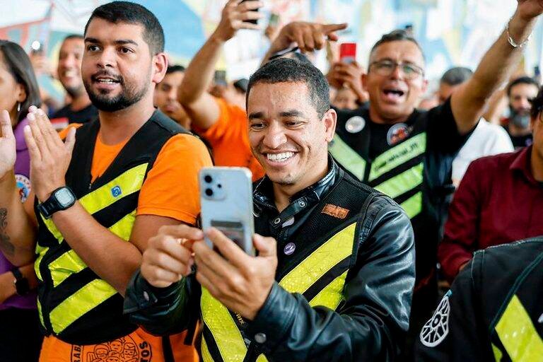 Governo do Brasil lança Move Brasil com R$ 30 bilhões para motoristas de app