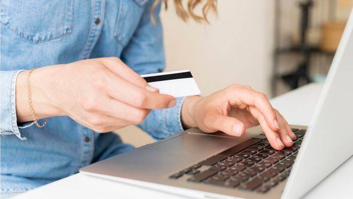 Governo Federal anuncia tributação de compras internacionais a partir de 2027