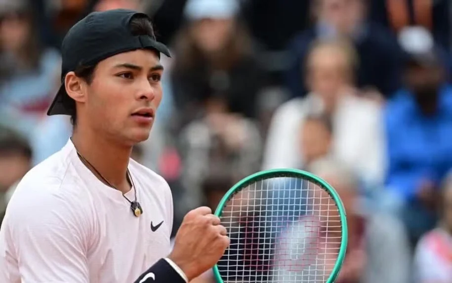 Guto Miguel conquista título inédito em Roland Garros e faz história no tênis brasileiro