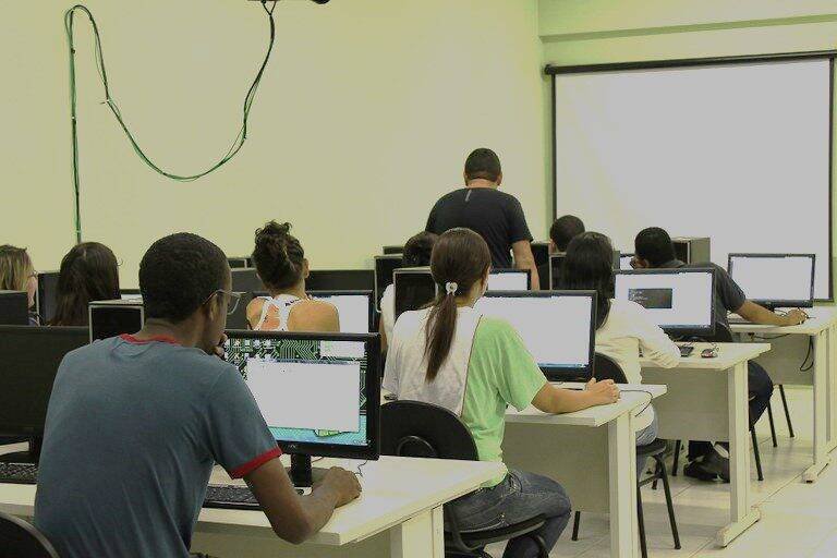 IBGE revela que 3,7 milhões de jovens brasileiros abandonam condição ‘nem-nem’