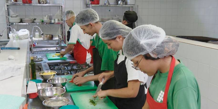 IBGE revela taxa de desemprego de 5,6% em maio e marca novo recorde histórico