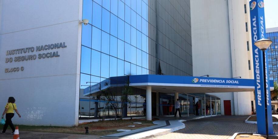 INSS confirma reembolso de R$ 3,2 bilhões e alerta sobre prazos e golpes