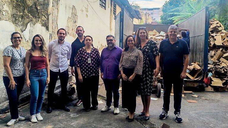 INSS e Cooperativa de Catadores promovem reciclagem de 27 toneladas de papel no RJ