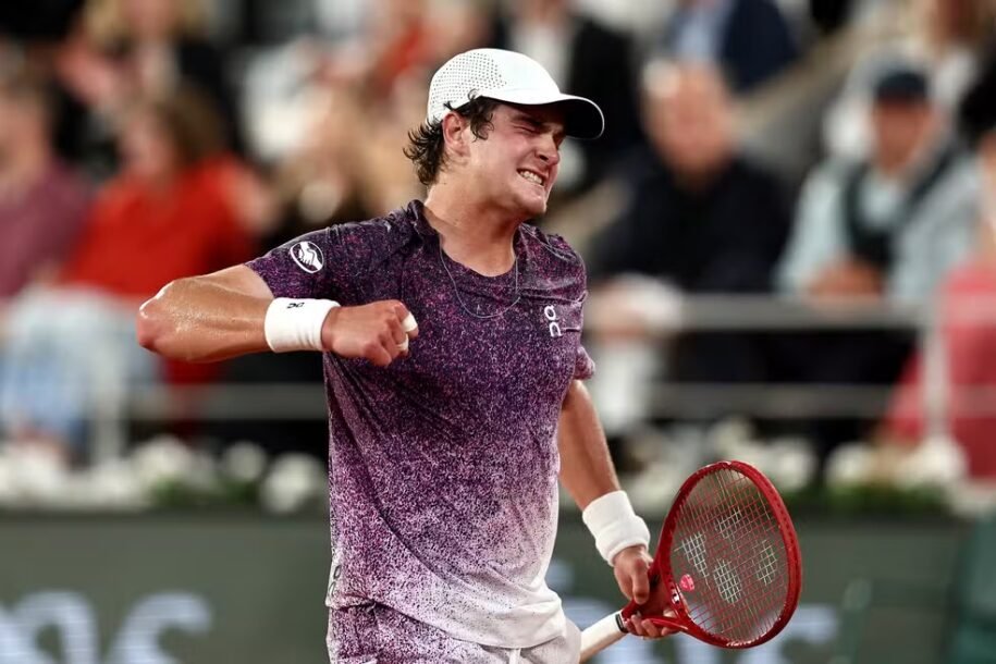 João Fonseca derruba Casper Ruud e avança às quartas de Roland Garros!