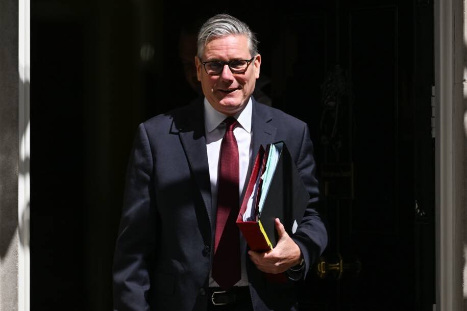 Keir Starmer deve renunciar na segunda-feira após pressão de 100 parlamentares