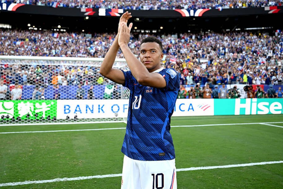 Kylian Mbappé quebra recorde e se torna maior artilheiro em mata-mata da Copa