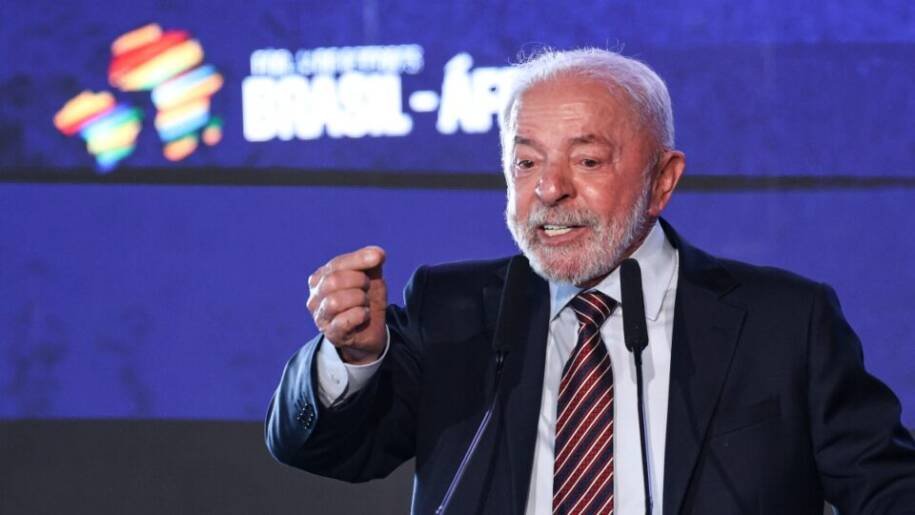 Lula ataca filhos de Bolsonaro como 'traidores' e confunde história em evento