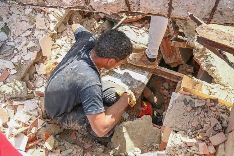 Lula autoriza envio de missão humanitária após terremotos devastadores na Venezuela